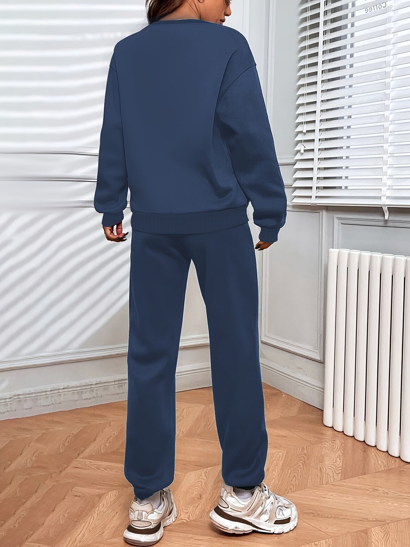Women's Autumn And Winter Simple Solid Color Loose Pullover Sweatshirt + Solid Color Elastic Waist Pants Casual, Fashionable, Temperamental, Commuting, Versatile Two-Piece Set