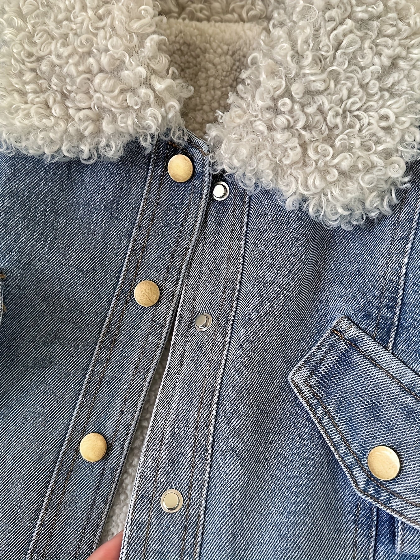 [Sanrio]Exclusive Design, Sanrio Family Print, Mid-long Length Fleece-lined Coat for Girls, Denim Fleece-lined Coat, The Latest Warm Coat for Autumn for and Winter. Comes with for a Belt. for a Gift for Your Daughter. for a M