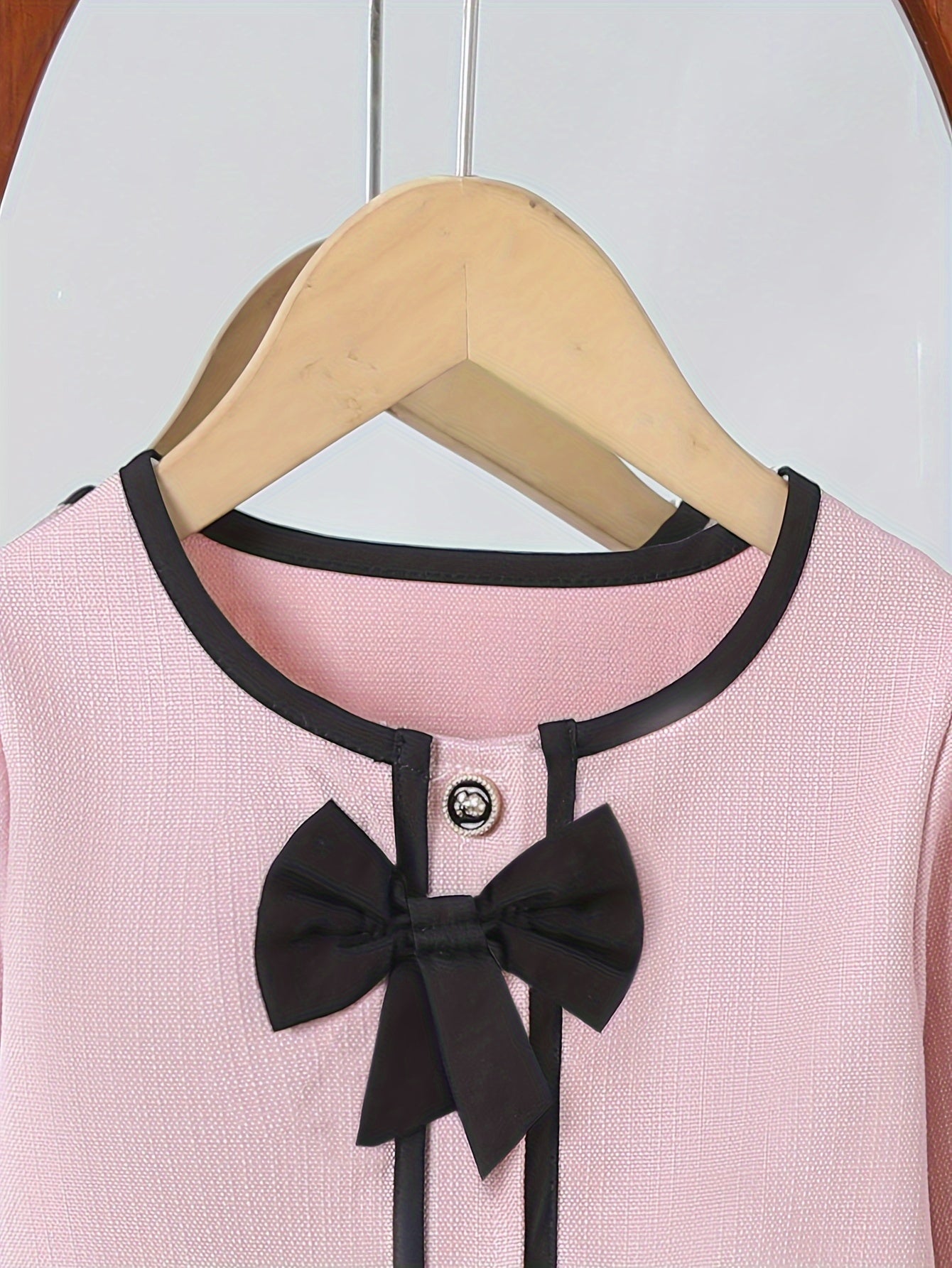 Girl's Sweet and Elegant Two-Piece Set: Tweed Long-Sleeved Top, Rose Texture Buttons + Bow + A-Line Skirt, Suitable for Outdoor Parties and Special Occasions in Spring and Autumn