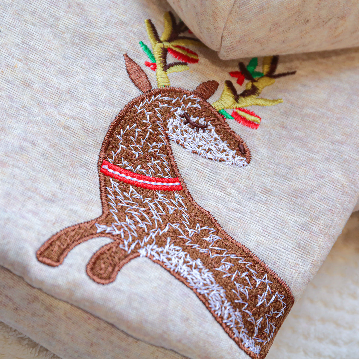 Cozy Knitted Christmas Pet Coat with Reindeer Antlers & Snap Closure - Warm Winter Dog Sweater for Small Dogs & Cats, Festive Holiday Outfit for Chihuahuas, Pomeranians, Shih Tzus, for easy on/off (no sewing)