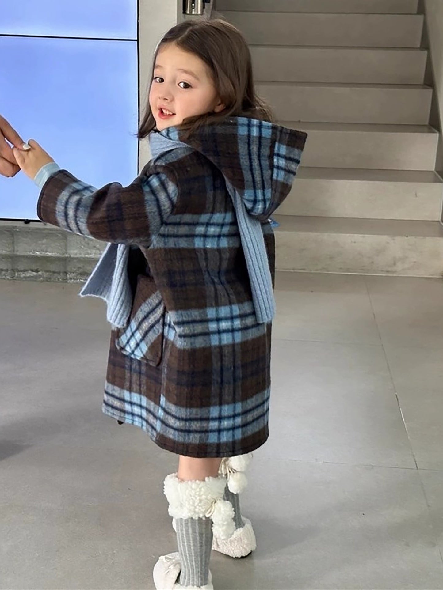 Girls' Retro Winter Coat - Thickened Hooded Jacket with Plaid Pattern, High Collar & Pockets, Warm Outerwear for Cold Weather, Stylish & Cozy Fall and Winter Outerwear for School, Playdates, Family Outings (Regular Fit)