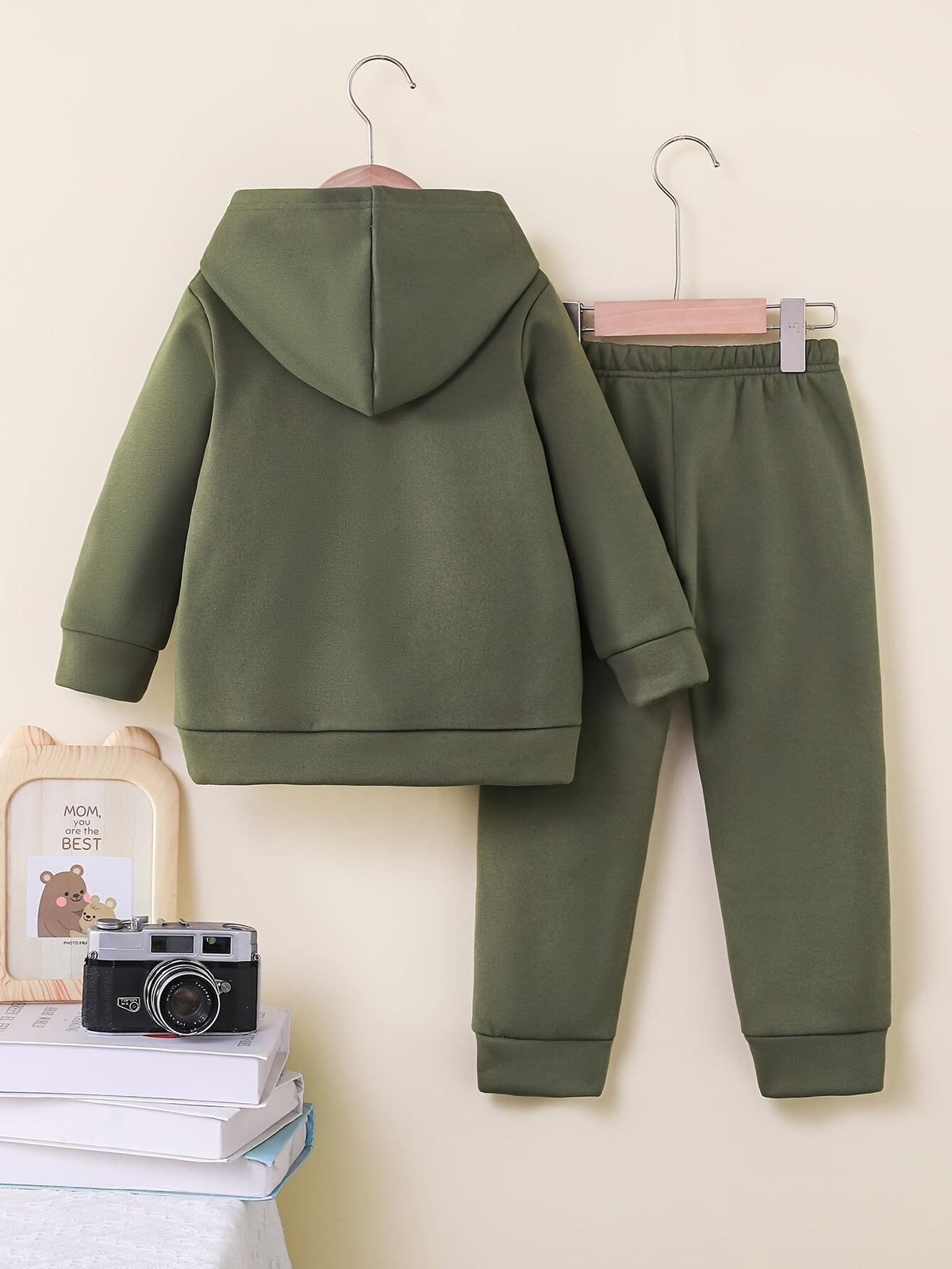 [Warm Hooded Sweatshirt] 2pcs Boys' Winter Warm Hooded Sweatshirt & Pants Set | 100% Polyester Knit Outfit with Chest Pocket, Elastic Waist Pants | Soft Casual Play Clothes for Outdoor Activities & Casual Attire - Cozy Kids'