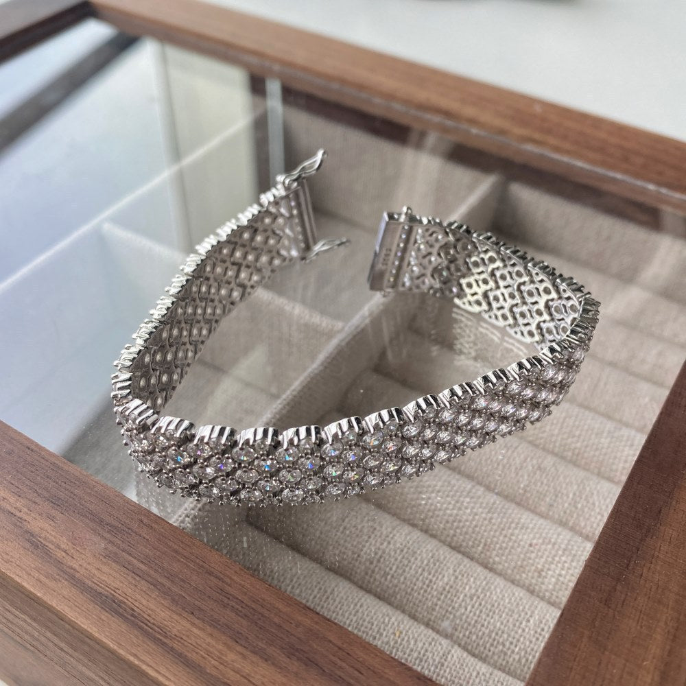 LYEE CYEE S925 925 Silvery Tennis Bracelet - French-Style Ultra-Shiny Synthetic Synthetic Zircon Accents, Plated, Lightweight & Durable for Weddings, Parties, Holidays, Birthdays, Anniversaries - Ideal Gift for Men, Tennis