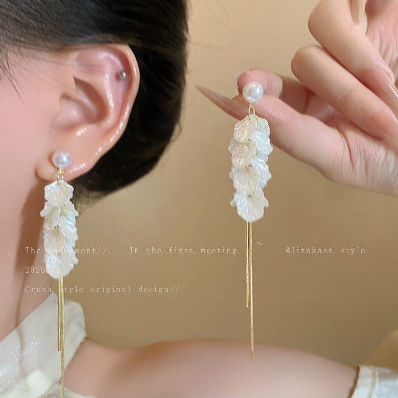 Women's Long Imitation Fringed Petal Earrings - Bohemian & Classic Large Drop Dangle Earrings, -Like Glossy White for Daily Wear, Parties, Weddings, Beach Vacations - Year-Round Versatile Gift
