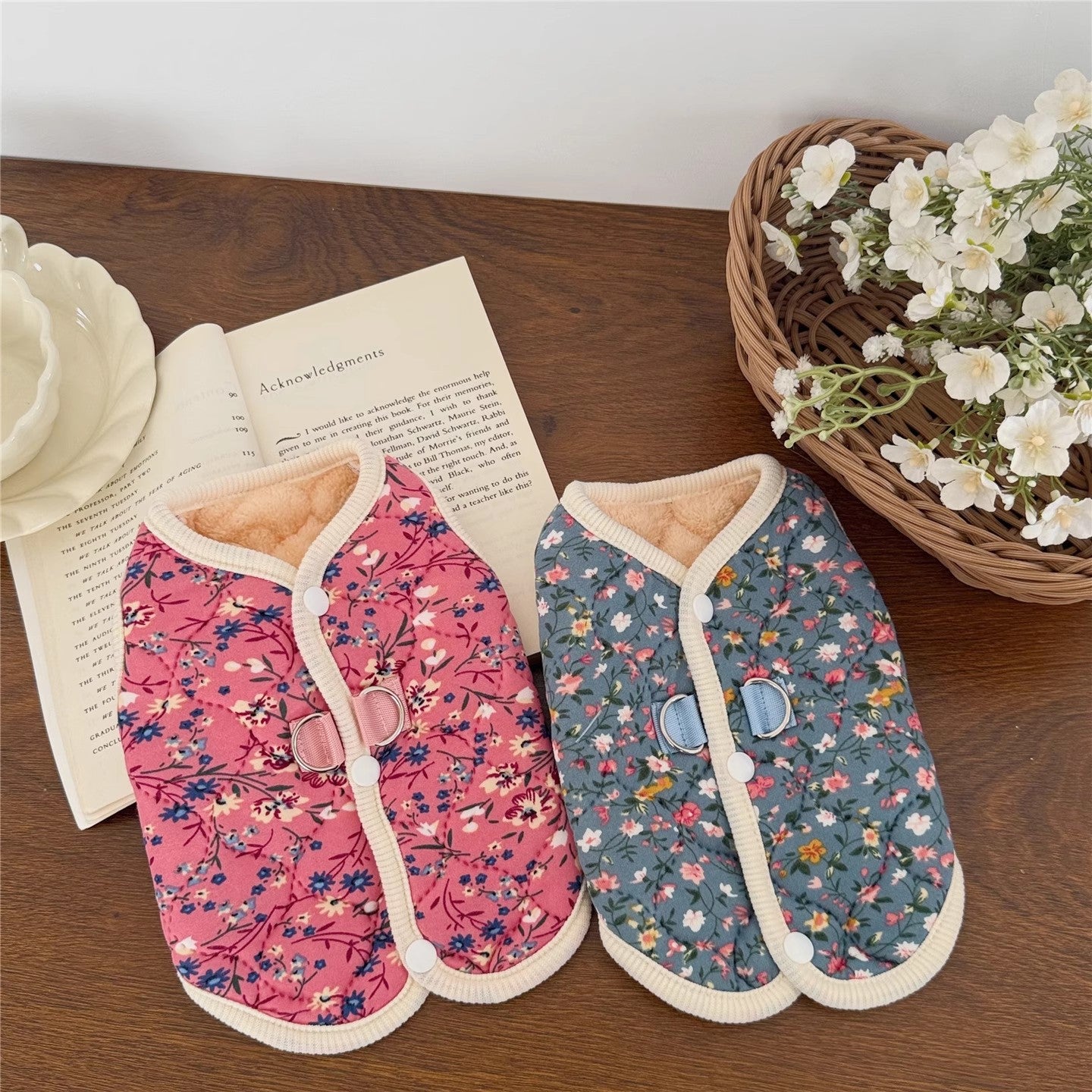 2pcs-Autumn and Winter New Pet Clothing with Leash Ring New Autumn and Winter Pet Clothes Small Dog Clothes Cat Autumn and Winter Warm Comfortable Pet Vest, Leash Attachment Clothing, Seasonal Pet Warmth Solution, Small Anima