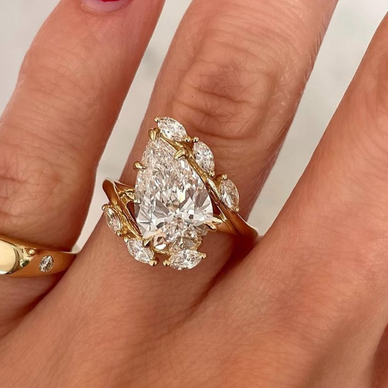 4ct Pear Moissanite Ring 925 Sterling 925 Silver Royal Vintage Cluster Halo Setting 18K Gold Plated Plated Luxury Gift for Women Anniversary Date Night