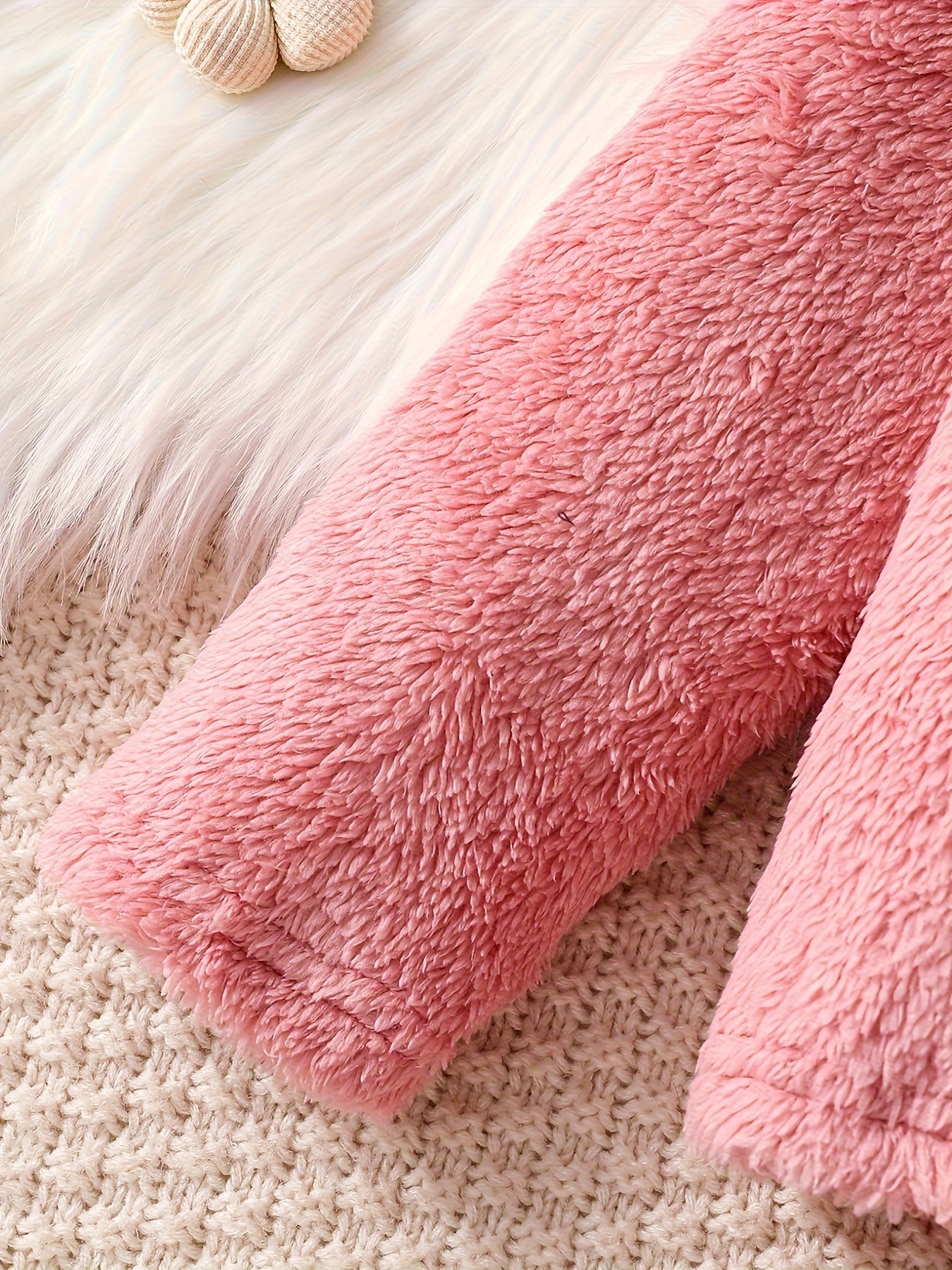 Girls' Warm Fleece Hooded Pullover Jacket + Long Pants Set, Autumn Winter Plush Coat with Elastic Waist Trousers for Girls' Cold Weather Protection Sweater Top and Matching Joggers Outfit, 4-5-6-7-8 Years Old Suitable for Goi