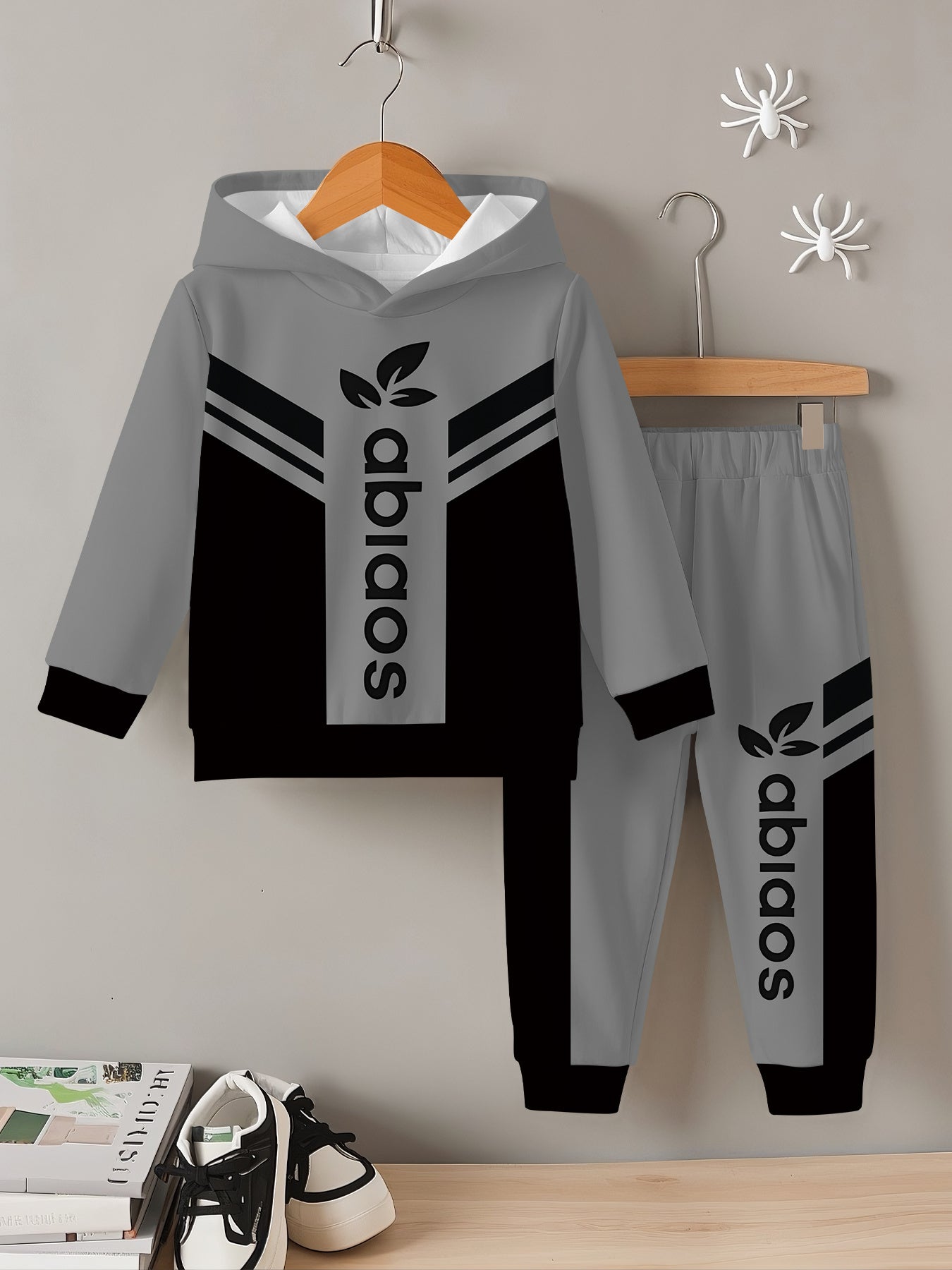 2pcs Boys' Hooded Sweatsuit Set - Soft Warm Winter Clothes with Leaf & Letter Print Hoodie & Joggers, Cozy Casual Outfit for Boys &, Machine Washable Matching Tracksuit (Autumn/Winter), Perfect for Outdoor