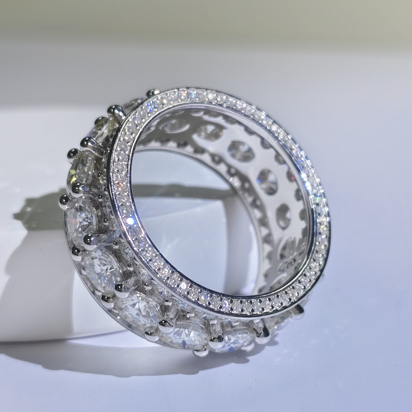 1pc Elegant 925 Sterling Silvery Moissanite Eternity Ring, Single Band, Luxury High-End Fashion Jewelry, for Men and Women, Birthday, Halloween, Christmas, Carnival, Black Friday