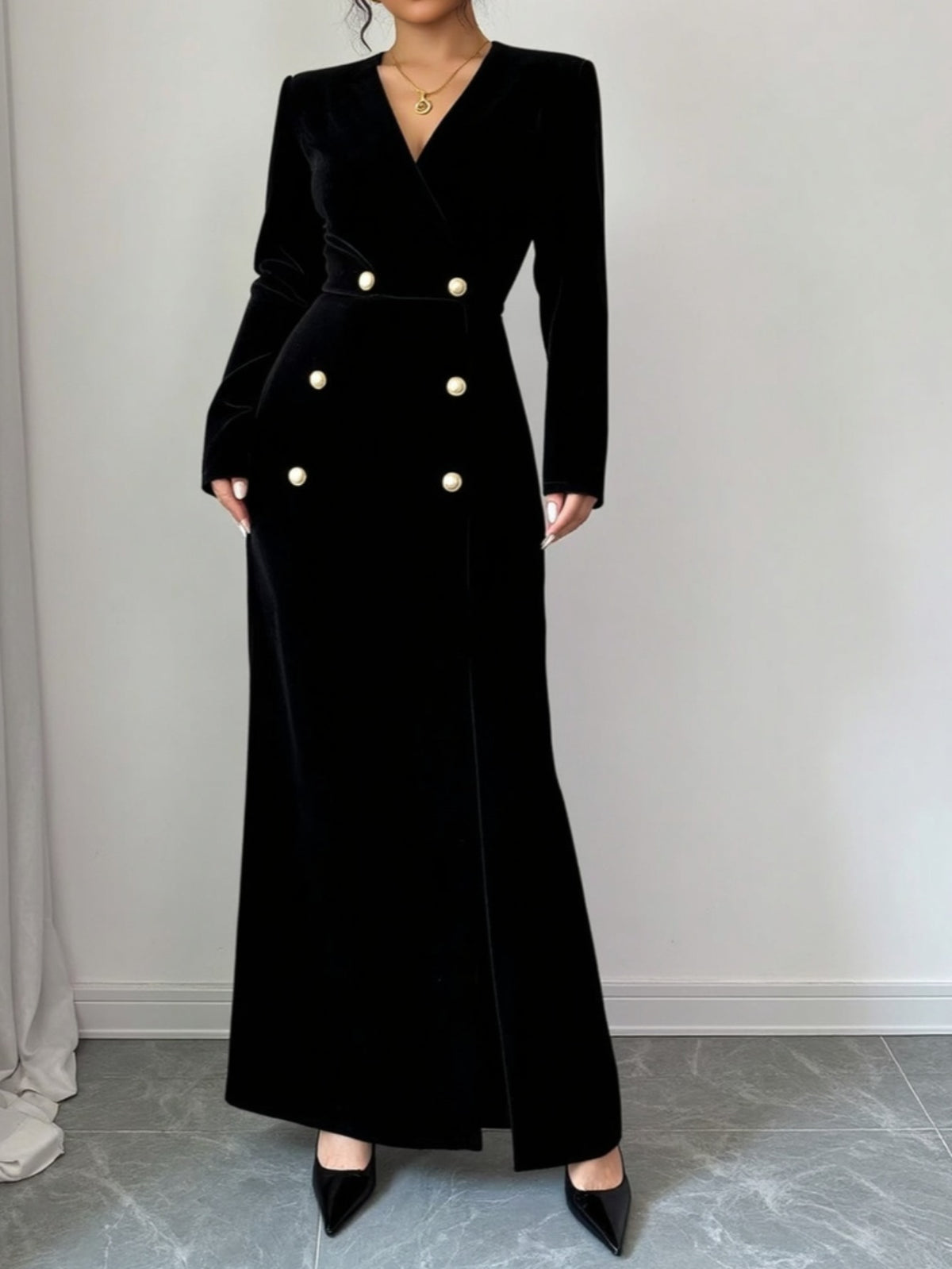 Women'S Elegant Formal Evening gown - Double-Breasted V-Neck Maxi dress, Structured Fit & Waist-Defining Hem, Long Formal party dress for Winter Events, Galas, Business Functions - Fall/Winter Collection