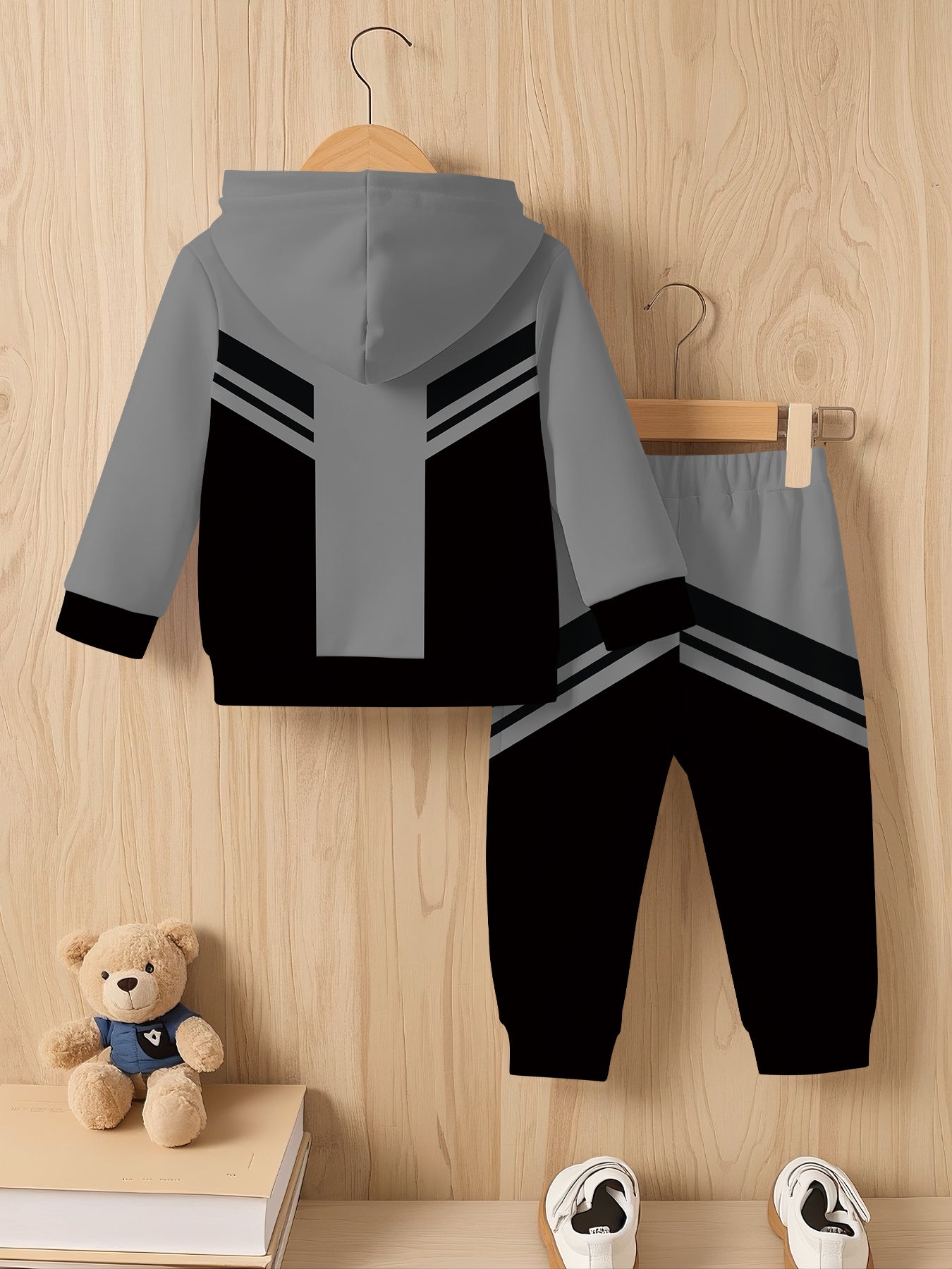 2pcs Boys' Hooded Sweatsuit Set - Soft Warm Winter Clothes with Leaf & Letter Print Hoodie & Joggers, Cozy Casual Outfit for Boys &, Machine Washable Matching Tracksuit (Autumn/Winter), Perfect for Outdoor