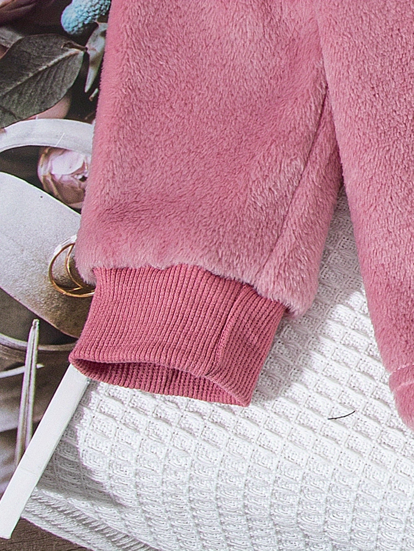 [Simple, Perfect for Girls] Reversible Plush Hooded Pullover & Pants Set | Girls' Autumn-Winter Fashion | Outdoor