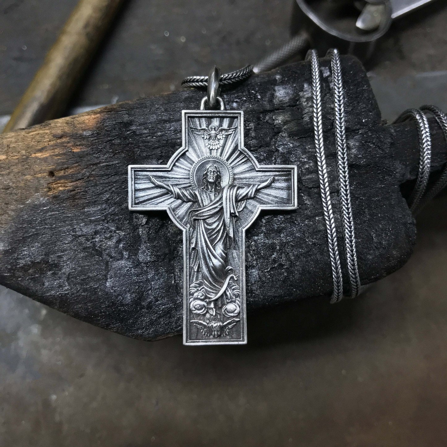 Jesus Cross 925 Silvery necklace, Men's fashionable retro pendant necklace accessory, Men's daily casual amulet fashionable jewelry gift, Christmas gift, Casual Wear, Men's Jewelry, Retro Necklace, Vintage Pendant, Highqualit