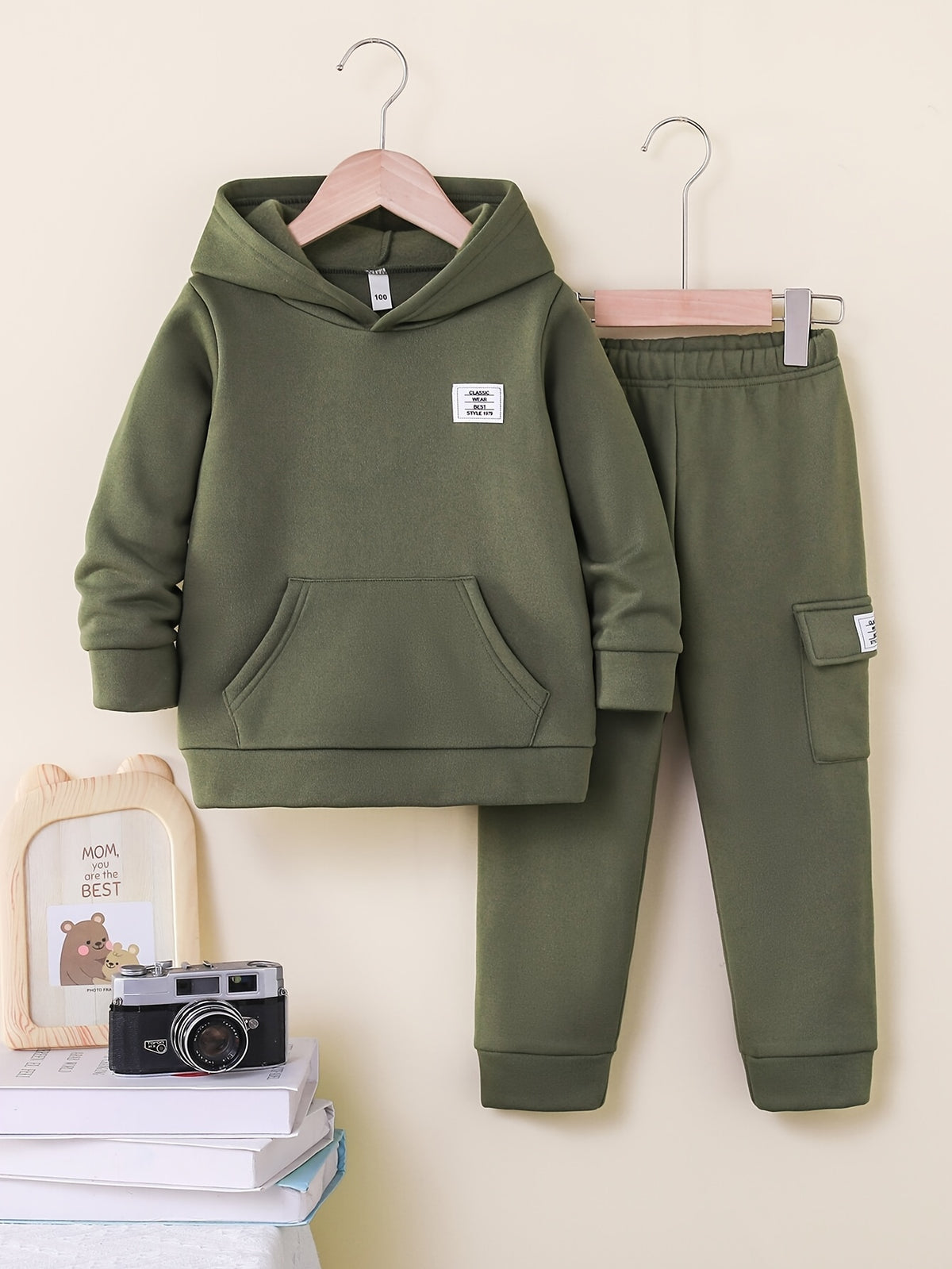 [Warm Hooded Sweatshirt] 2pcs Boys' Winter Warm Hooded Sweatshirt & Pants Set | 100% Polyester Knit Outfit with Chest Pocket, Elastic Waist Pants | Soft Casual Play Clothes for Outdoor Activities & Casual Attire - Cozy Kids'