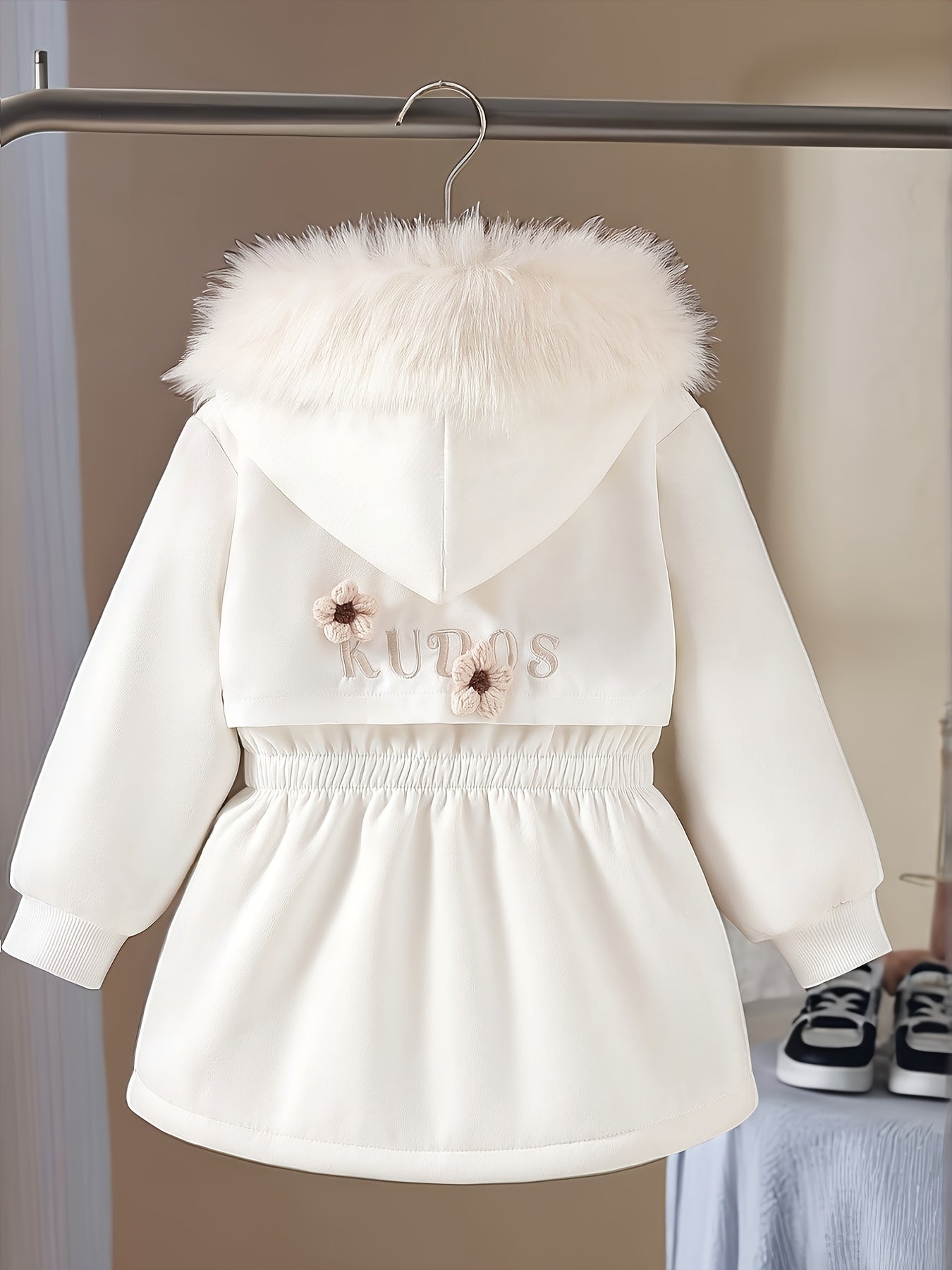 Girls' Winter Coat with Plush Hood - Long Sleeve Zipper Front, Soft Polyester Lining, Casual Chic Design for Outdoor Play & Shopping, Perfect Gift for Youngsters, Cozy Outerwear, Playful Style, Durable Coat