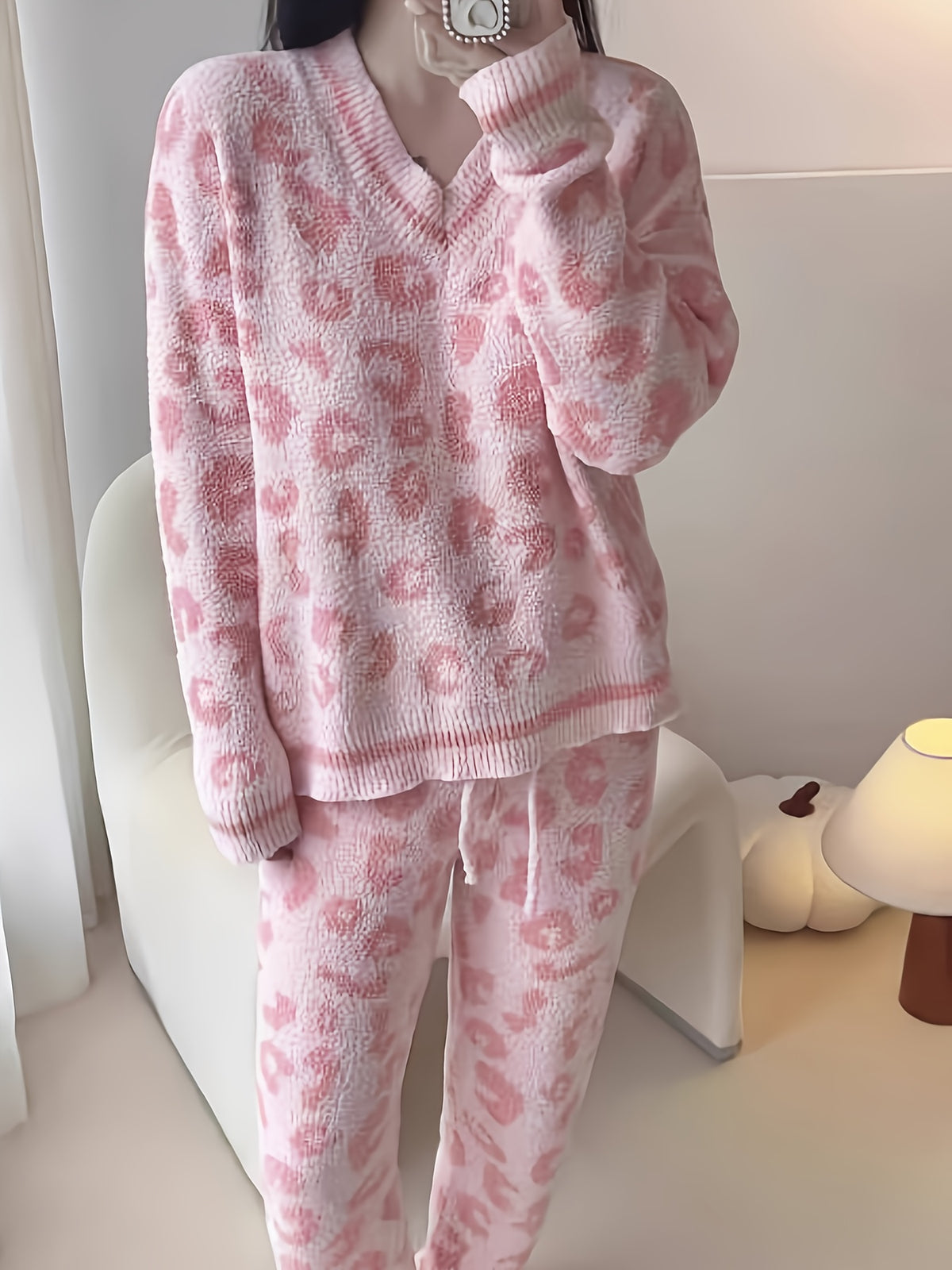 Black Friday New Sweet 'S Half-Fleece Pajama Set | V-neck, Geometric Pattern, All-season, Thickened Warm Home Wear for Autumn and Winter, Suitable for Outdoor Wear