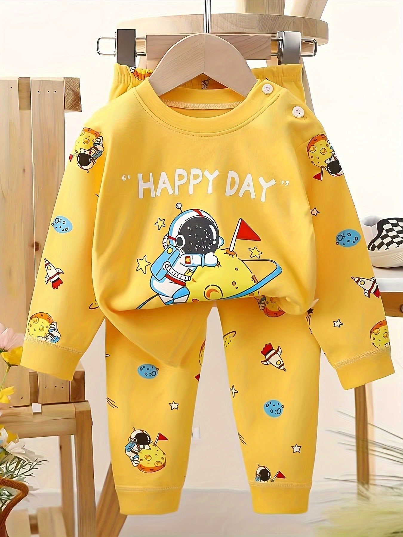 Eight Pieces And Four Sets Of Combination Autumn Simple Fashion Full Print Set Car Dinosaur Astronaut Full Print Lovely Children Love Locomotive Astronaut Dinosaur Print Series Autumn Set Comfortable And Breathable