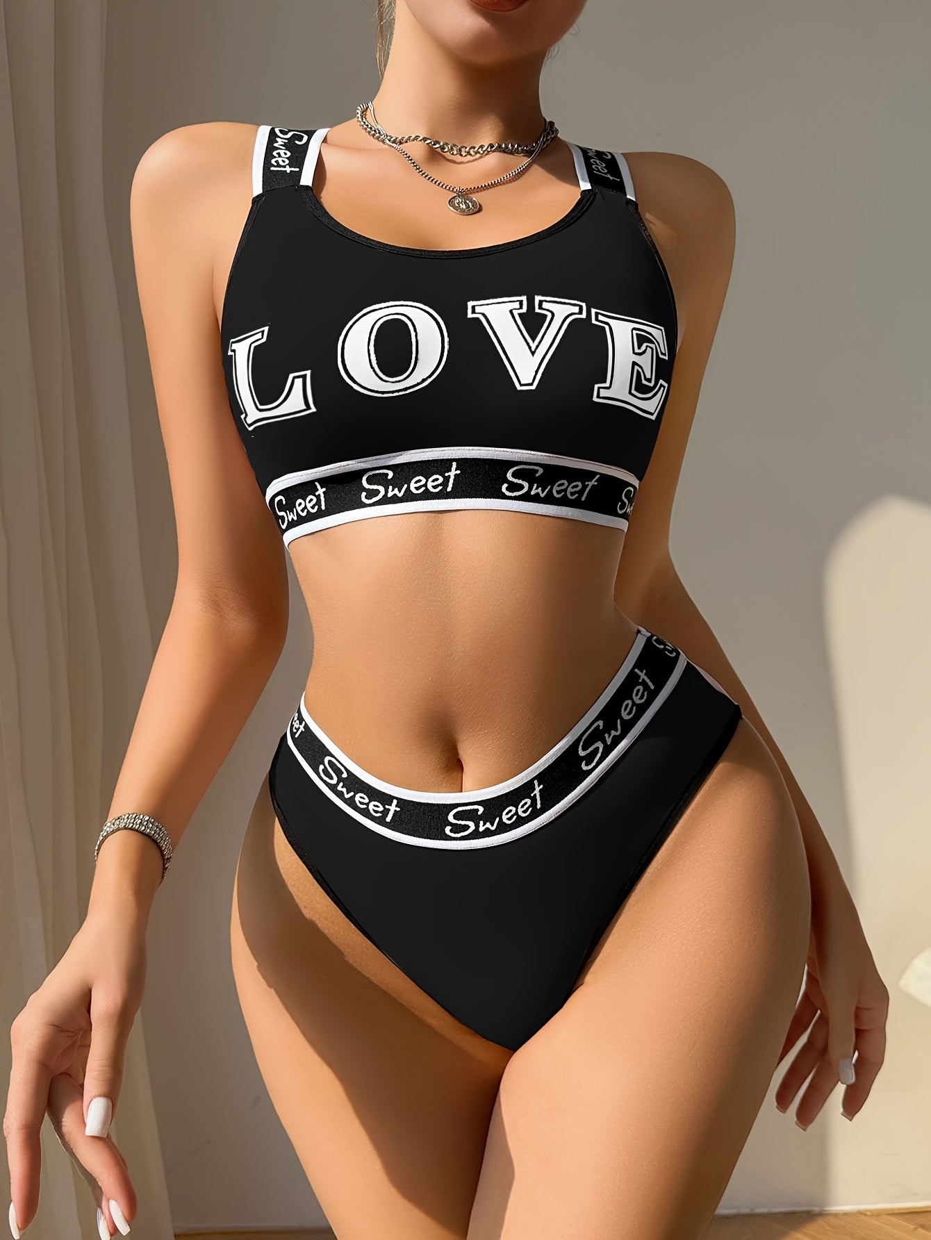 [Monogrammed Bra Set] 4 Sets Women's Monogrammed Bra Set | Fashion LOVE Pattern, Contrast Trim, Quick-Drying Ice Silky Fabric - Comfortable & Breathable for Swimming, Gym, Yoga