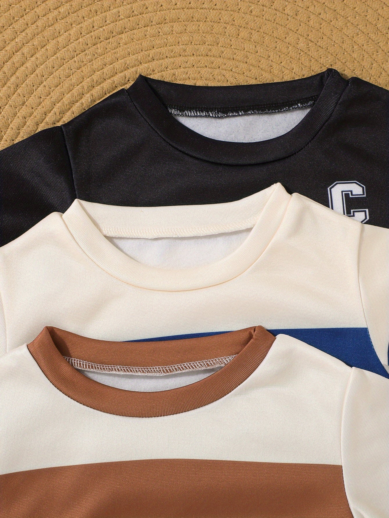 A 6pcs Set of Autumn And Winter Clothing for Baby Boys, Featuring a Stylish Color-Block Print Pullover, Long-Sleeve Round-Neck Sweatshirt, And Sweatpants. This Outfit Makes a Great Gift And Is Perfect for Outdoor Wear