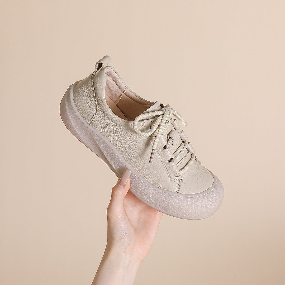 New European and American Retro Style Women's High-top Shoes for Autumn and Winter, Made of Top-grain Cowhide, Versatile Retro Shoes, Flat-heeled Women's Short Boots, Fashionable Sports Shoes