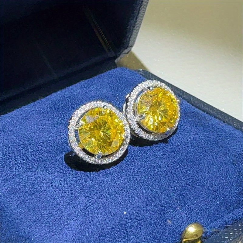 925 Silver Yellow 10 Carat Round Cut Moissanite Stud Earrings, Elegant Neutral Style, Showing Noble Temperament, Suitable for Banquets, Parties, Christmas, Thanksgiving, The Best Gift Choice for Relatives and Friends