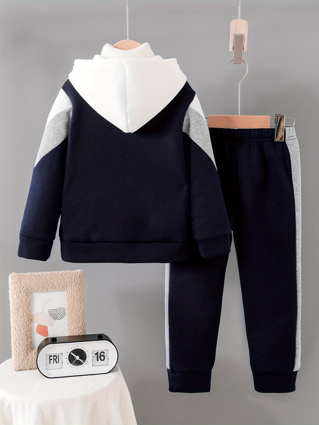DONABEBE Boys' 2pcs Winter Thermal Full-Zip Hooded Jacket & Full-Zip Pants Set - Heavy-Duty Warm Outerwear, Full-Length Zipper Closure, White/Gray/Navy Blue Color-Block, Thickened Outer Jacket with Fleece Lining, Casual & For