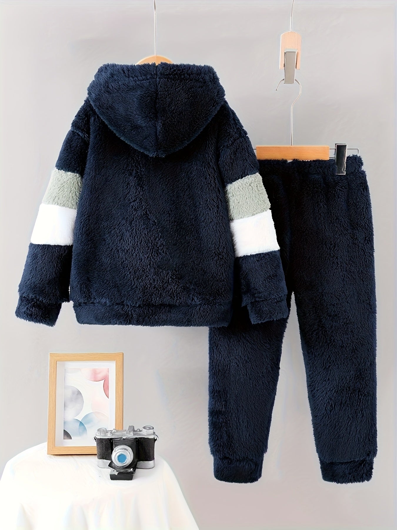 [2pcs Boys' Fleece Set] 2pcs Boys' Fleece Hooded Set | Thickened Warm Autumn/Winter Navy + White + Light Green Striped | Soft Comfortable Casual Pants Outfit
